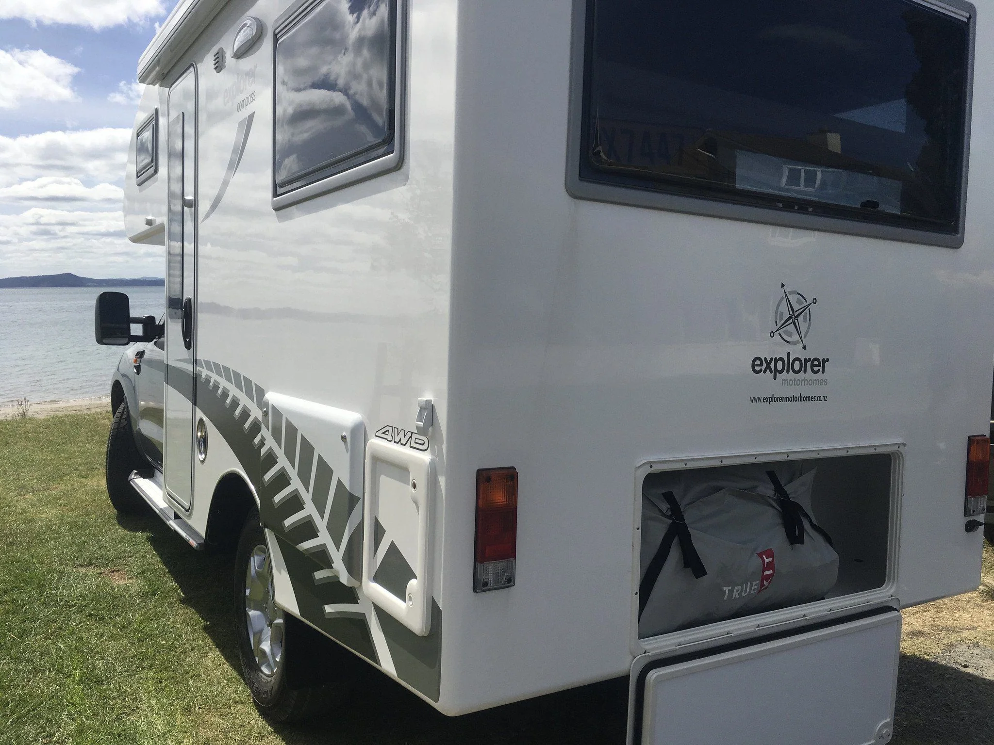 True Kit Tactician - Stealth Edition - Inflatable Fishing Kayak 3.5m - Image 7